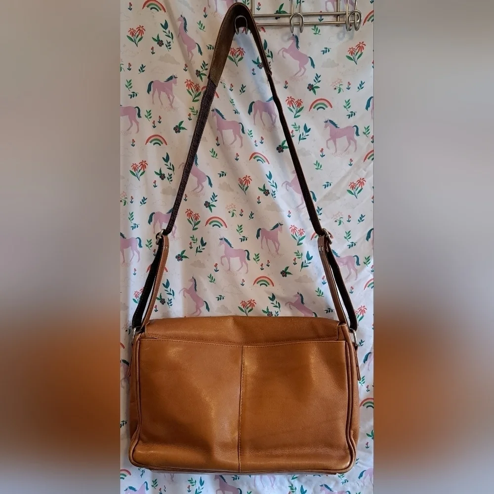 EUC Piel Tan Leather Business Professional Briefcase Padded Messenger Flap Bag